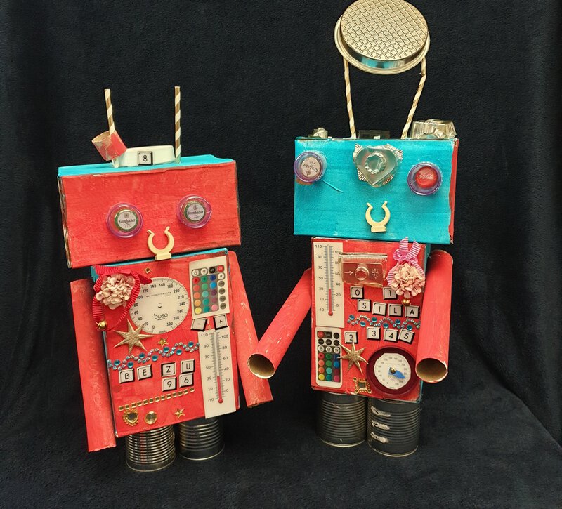 Schrott-Roboter und Schrott-Tiere